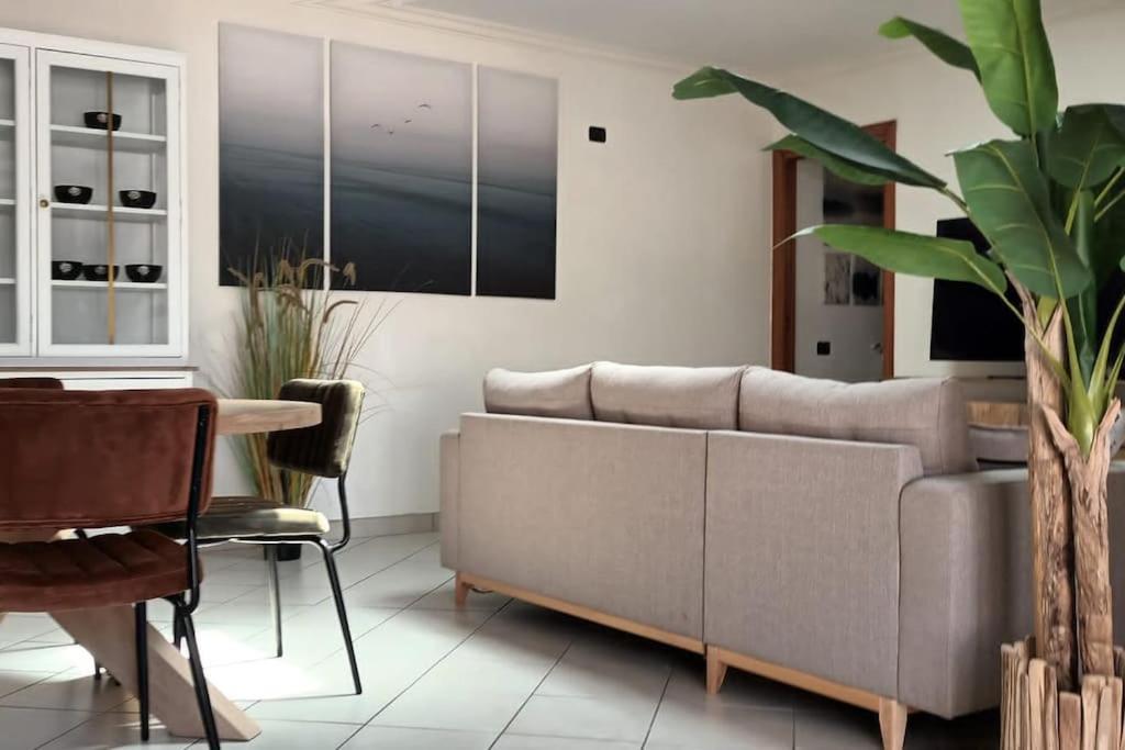 Casa Vacanza Fiera Di Roma ปอนเต กาเลเรีย ภายนอก รูปภาพ