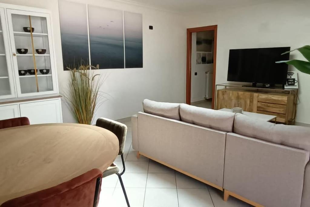 Casa Vacanza Fiera Di Roma ปอนเต กาเลเรีย ภายนอก รูปภาพ